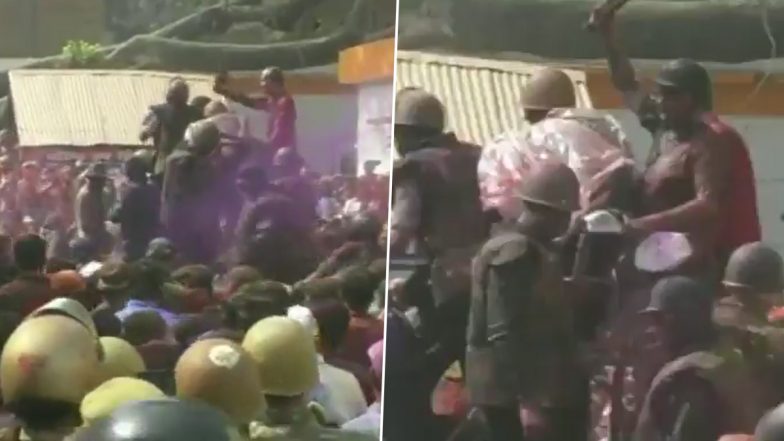 'Joota Maar' Holi 2021: People in Shahjahanpur Celebrate The Festival by Hurling Shoes at 'Laat Sahab' (Watch Video)