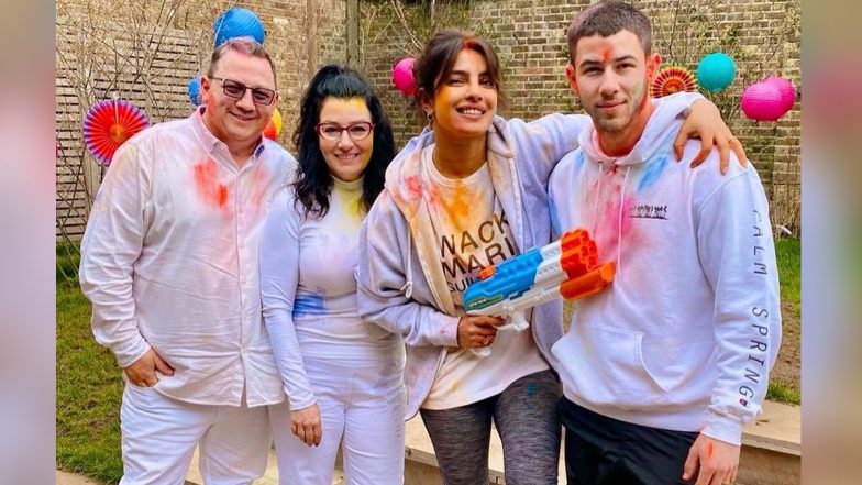 Holi 2021: Priyanka Chopra Jonas Celebrates the Day With Hubby Nick Jonas and His Parents (View Pics)