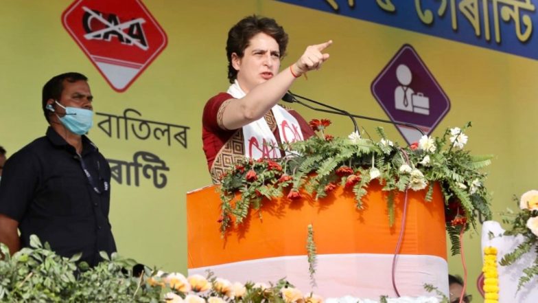 Ripped Jeans Controversy: Priyanka Gandhi Vadra Takes Dig at BJP And RSS, Tweets Collage of PM Modi, Nitin Gadkari & Mohan Bhagwat Wearing 'Khaki' Shorts