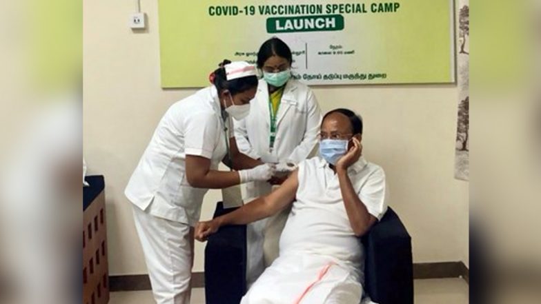 COVID-19 Vaccination Drive: Vice President M Venkaiah Naidu Gets First Jab of Vaccine in Chennai