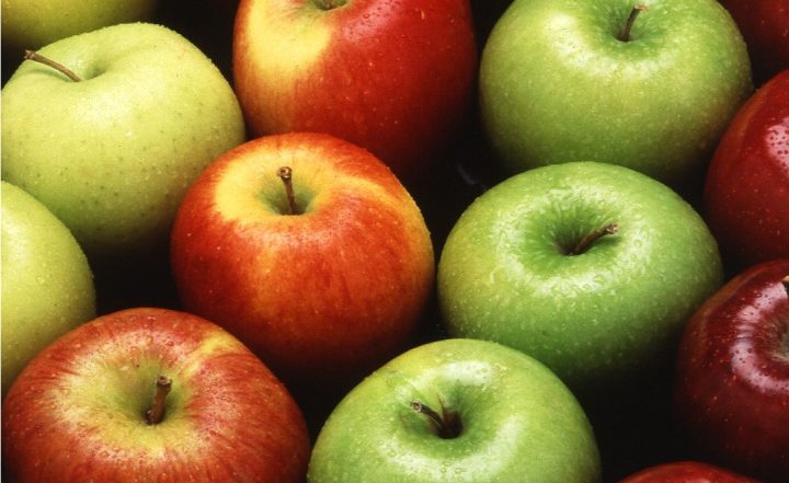 World Oral Health Day 2021: 5 Foods To Eat for Strong Teeth and Overall Good Dental Health