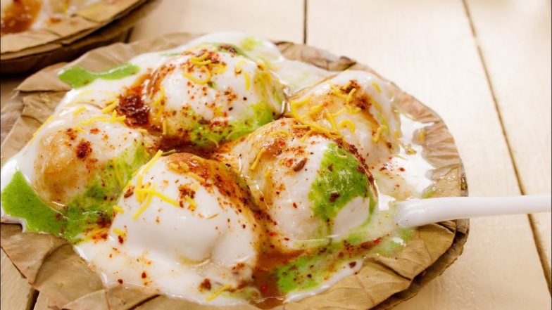 Dahi Bhalle Recipe For Holi 2021: Make This Delicious Chat at Home to Celebrate the Joyous Festival of Holi (Watch Video)