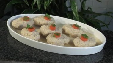 Passover 2021 Special Recipe: How to Cook Gefilte Fish? Watch Video to Make This Passover Seder Fish Recipe