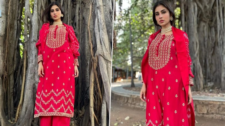 Mouni Roy Feels the ‘Bhagwat Geeta’ Must Be Made a Part of Academic Curriculum Across India