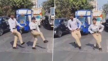 Video of Mumbai Traffic Police Dancing in the Middle of Street Goes Viral! Watch