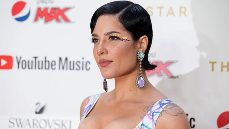 Singer Halsey Tagged ‘Paedophile’ by a Twitter User for Kissing Underage Fans