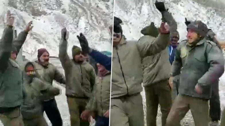 Holi 2021: ITBP Troops Celebrate The Festival Near Ladakh's Galwan at an Altitude of 17,000 Feet (Watch Pictures & Video)