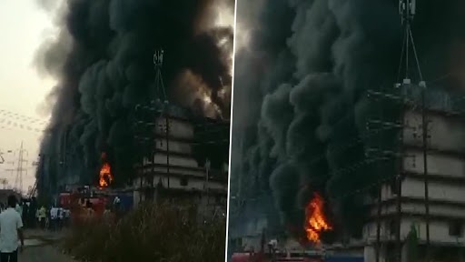 Maharashtra: Fire Breaks Out at Chemical Factory in MIDC Area of Ambernath, Firefighting Operation Underway