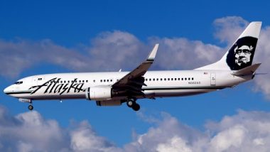 Drunk US Man on Board Alaska Airlines Flight Refuses To Wear Face Mask, Urinates on Flight Seat; Faces 20-Year Jail Term