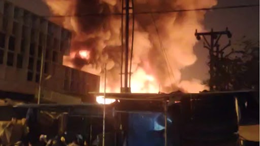 Maharashtra: Fire Breaks Out at Fashion Street Market in Camp Area of Pune