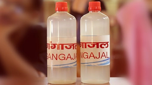 Uttar Pradesh Cop Prem Chand Sharma Gives ‘Gangajal’ As Gift to Complainants