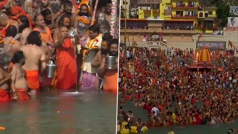 Kumbh 2021: Sadhus Take Holy Dip in Ganga During Shahi Snan at Hari Ki Pauri in Haridwar (Watch Video & Pictures)