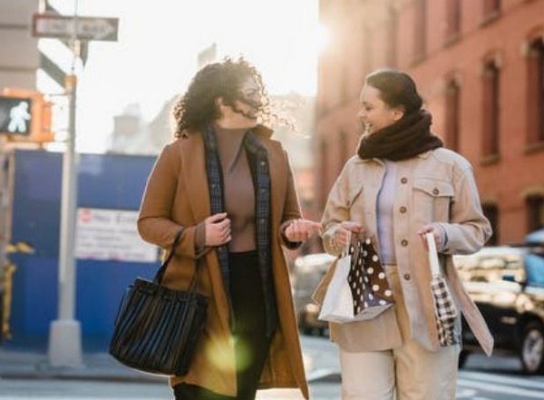 Lifestyle News | Study: Gossip Creates Social Connections, Allowing Learning About World Indirectly