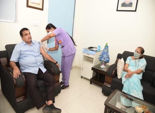 India News | Nitin Gadkari Receives Second Dose of COVID-19 Vaccine at AIIMS Nagpur