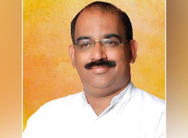 India News | BJP Hits out at Amarinder Singh, Says Centre Cannot Be Blamed for Collapsed Health Services in Punjab