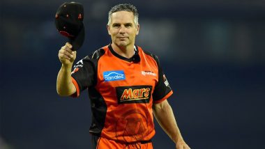 Brad Hodge Takes Dig at England, Australian Players Participating in IPL 2021 Despite India’s COVID-19 Crisis (View Post)