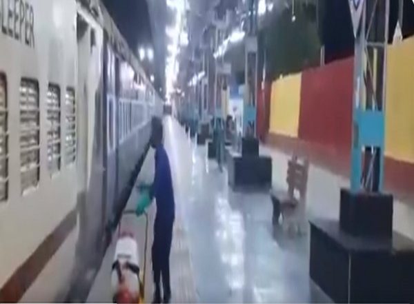 India News | Railways Deploy 20 COVID-19 Care Coaches in Bhopal as Infections Surge