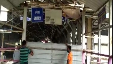 India News | COVID-19: Entry, Exit Points Closed at Railway Stations in Mumbai