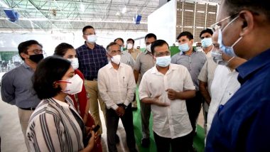 Delhi CM Arvind Kejriwal Visits COVID-19 Facility at Radha Soami Satsang Beas, Thanks Centre for Medical Staff