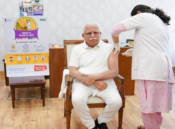 India News | Khattar Takes First Dose of COVID-19 Vaccine, Urges People to Do Same