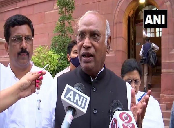 India News | 'Crashing' of Co-WIN Portal Reflects on Govt's Ineptitude: Kharge