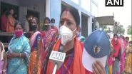 West Bengal Assembly Elections 2021: Asansol Dakshin BJP Candidate Agnimitra Paul Accuses TMC of Manipulating Voters by Wearing Cap of CM's Photo