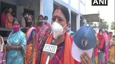 West Bengal Assembly Elections 2021: Asansol Dakshin BJP Candidate Agnimitra Paul Accuses TMC of Manipulating Voters by Wearing Cap of CM's Photo