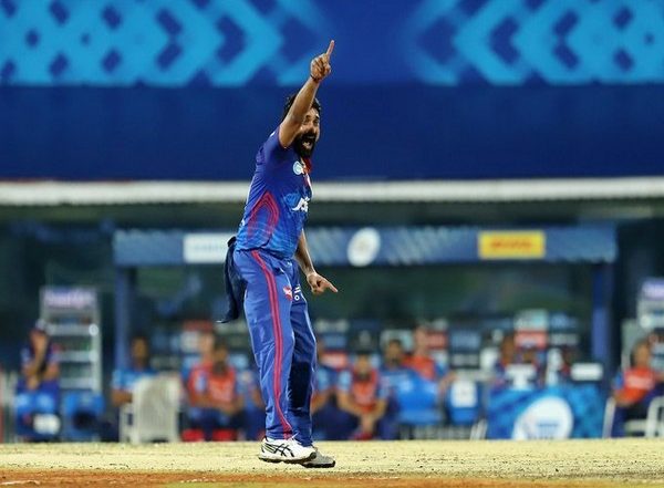 Sports News | Old is Gold: Sehwag Lauds Mishra for Match-winning Show Against MI
