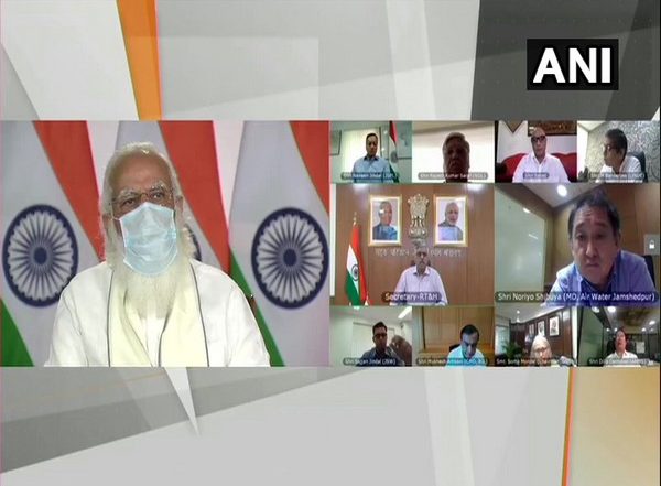 PM Narendra Modi Holds Meeting With Oxygen Manufacturers Amid Severe Shortage Across the Country in Wake of Increasing COVID-19 Cases