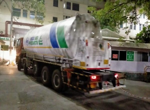 India News | COVID-19: Delhi's Ganga Ram Hospital Receives 4 Tons of Oxygen