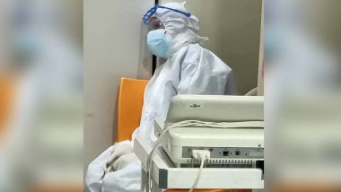 Viral Twitter Thread Captures Heartbreaking Pic of Exhausted Healthcare Professional in PPE Kit, Reveals Struggles of Frontline Warriors Amid the COVID-19 Pandemic