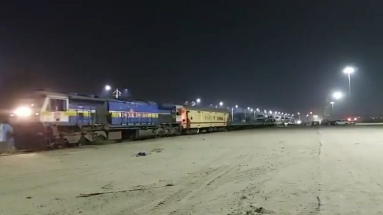 Oxygen Express With Liquid Medical Oxygen Tankers Set to Leave From Visakhapatanam and Bokaro for Maharashtra and UP
