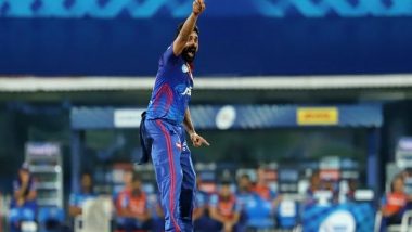 IPL 2021: Amit Mishra, Delhi Capitals Spinner, Applies Saliva on Ball During Match Against RCB, Umpire Gives First Warning