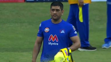 MS Dhoni Arrives at Wankhede Stadium as CSK Kick-Start IPL 2021 Campaign Against DC (Watch Video)