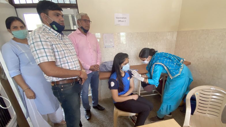 Manu Bhaker Receives First Jab of Covidshield COVID-19 Vaccine, Ace Shooter Shares Pic