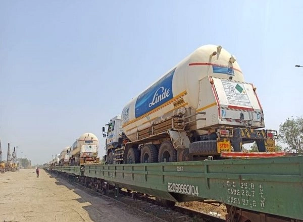 Oxygen Express: 10 Containers Carrying 150 Tonnes of Oxygen Supplied in Past 24 Hours