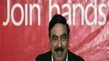 World News | Imran Govt in Talks with Banned TLP; Will Present Resolution in NA for Expulsion of French Envoy: Pak Interior Minister