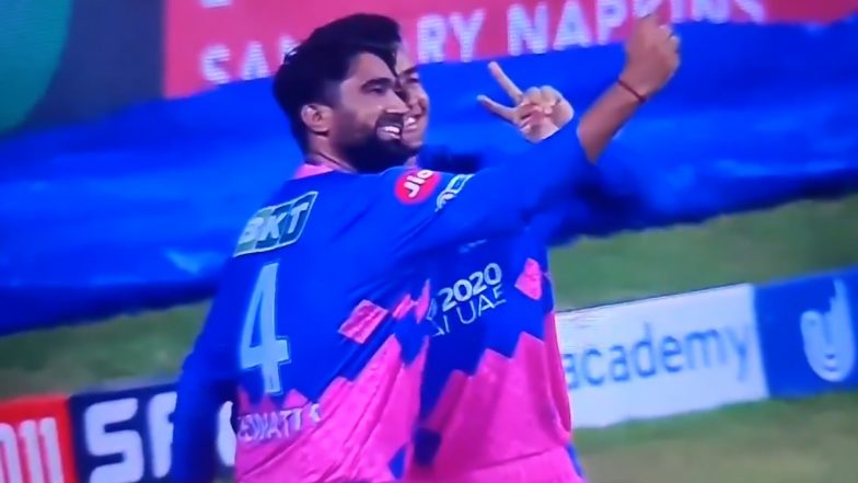 Riyan Parag, Rahul Tewatia Come Up with Unique Selfie Celebration After Pat Cummins' Departure During RR vs KKR Clash (Watch Video)