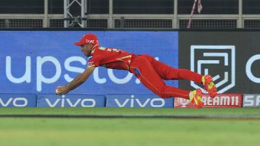 IPL 2021: Ravi Bishnoi Takes Spectacular Diving Catch to Dismiss Sunil Narine During PBKS vs KKR Clash (Watch Video)