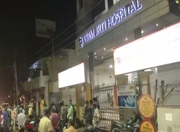 India News | Varanasi: Nine Patients Shifted to BHU Trauma Centre Amid Shortage of Oxygen at Private Hospital