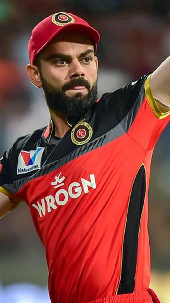 MI vs RCB, IPL 2021 Key Players: Rohit Sharma, Virat Kohli, Glenn Maxwell and Other Players To Watch Out For