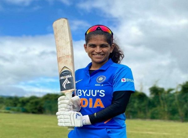 Sports News | Inspired by Sachin Tendulkar's Message, Woman Cricketer Comes Forward to Donate Blood