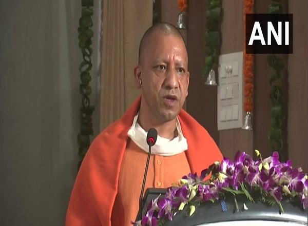 UP CM Yogi Adityanath Orders to Increase ICU, HCU Beds in COVID-19 Hospitals