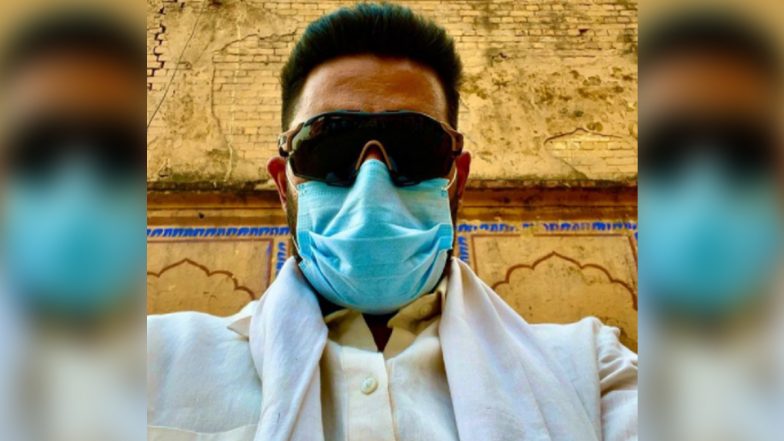 Abhishek Bachchan Urges People to 'Keep Masks On' For Safety of Loved Ones Amid Rising COVID-19 Cases
