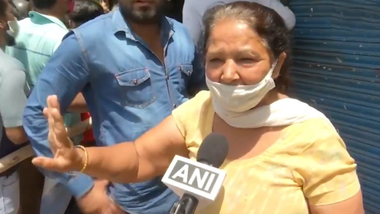 Lockdown in Delhi: 'COVID-19 Injection Will Not Benefit, But Alcohol Will', Says Woman Who Come to Purchase Liquor Ahead of Coronavirus Restrictions (Watch Video)