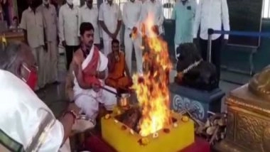 India News | Cong Leader Hanumantha Rao Conducts 'Chandi Yagam' for Well Being of People Amid Pandemic