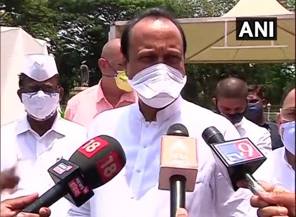Maharashtra CM Uddhav Thackeray To Soon Make Decision on Free COVID-19 Vaccines to All Above 18 Years, Says Ajit Pawar