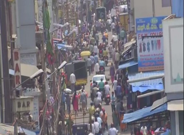 India News | COVID Norms Violated at Bengaluru's KR Market on Ram Navami
