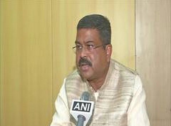 India News | Steel Fraternity Supplied 1.43 Lakh Metric Tons of Medical Oxygen to Different States: Dharmendra Pradhan
