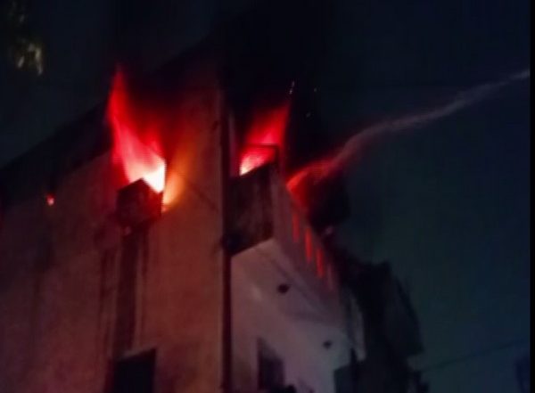 India News | Fire Breaks out at LIG Flat in Delhi's Rajouri Garden, 3 Rescued